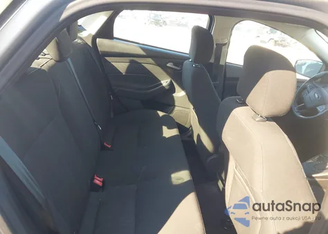 2016 Ford Focus Se z USA, uszkodzony, nr VIN 1FADP3F27GL265858